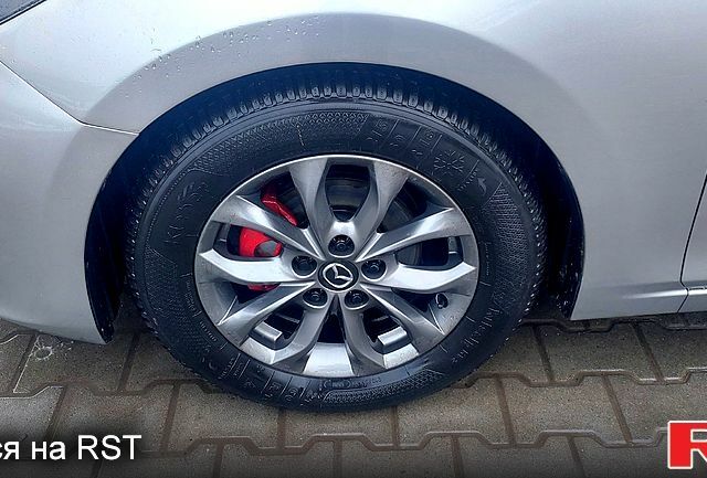 Серый Мазда 3, объемом двигателя 2 л и пробегом 181 тыс. км за 9500 $, фото 3 на Automoto.ua