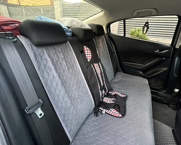 Серый Мазда 3, объемом двигателя 2 л и пробегом 210 тыс. км за 9999 $, фото 30 на Automoto.ua