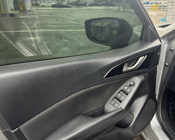 Серый Мазда 3, объемом двигателя 2 л и пробегом 184 тыс. км за 8800 $, фото 12 на Automoto.ua