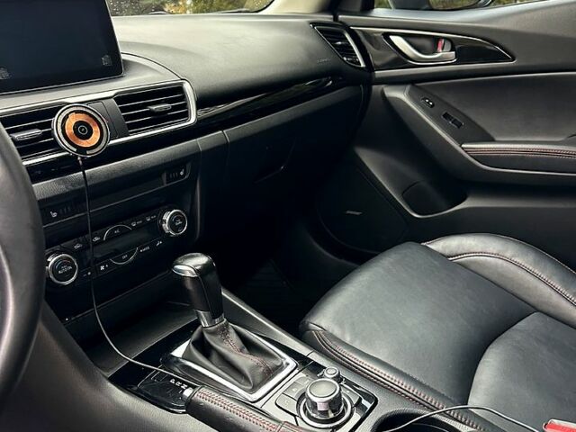 Мазда 3 2015 в Запорожье на Automoto.ua Серый Мазда 3, объемом двигателя 2 л и пробегом 108 тыс. км за 12000 $, фото 8 на Automoto.ua