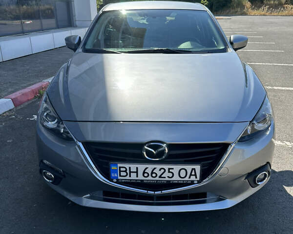 Серый Мазда 3, объемом двигателя 2 л и пробегом 210 тыс. км за 9999 $, фото 3 на Automoto.ua