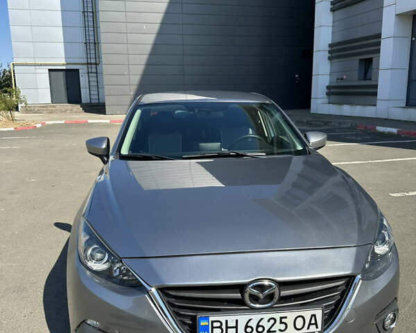 Серый Мазда 3, объемом двигателя 2 л и пробегом 210 тыс. км за 9999 $, фото 2 на Automoto.ua