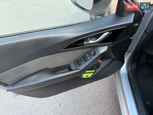 Серый Мазда 3, объемом двигателя 2 л и пробегом 213 тыс. км за 12500 $, фото 18 на Automoto.ua