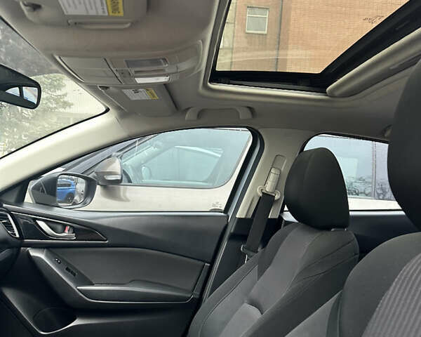 Серый Мазда 3, объемом двигателя 2 л и пробегом 164 тыс. км за 10500 $, фото 2 на Automoto.ua