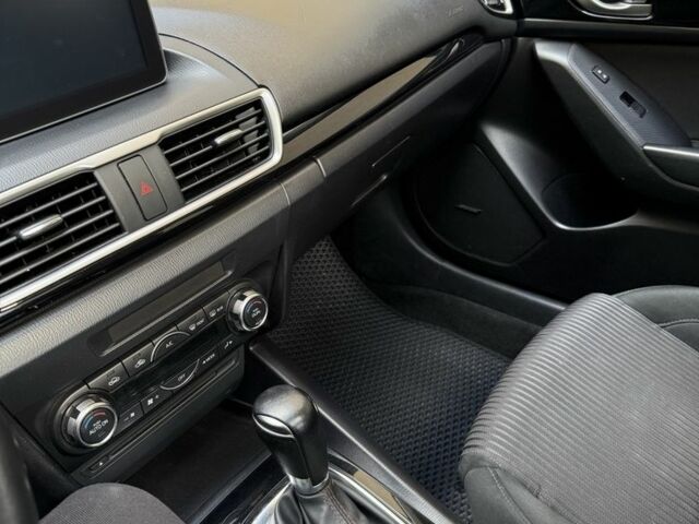 Сірий Мазда 3, об'ємом двигуна 2 л та пробігом 3 тис. км за 11200 $, фото 2 на Automoto.ua