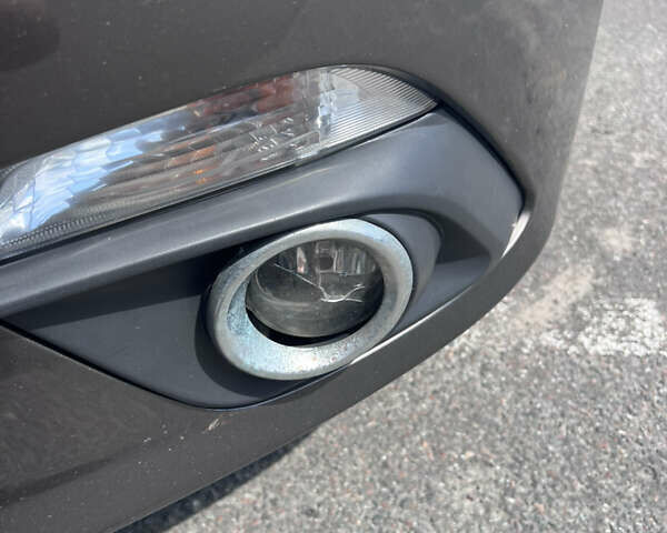 Серый Мазда 3, объемом двигателя 2 л и пробегом 192 тыс. км за 11500 $, фото 5 на Automoto.ua