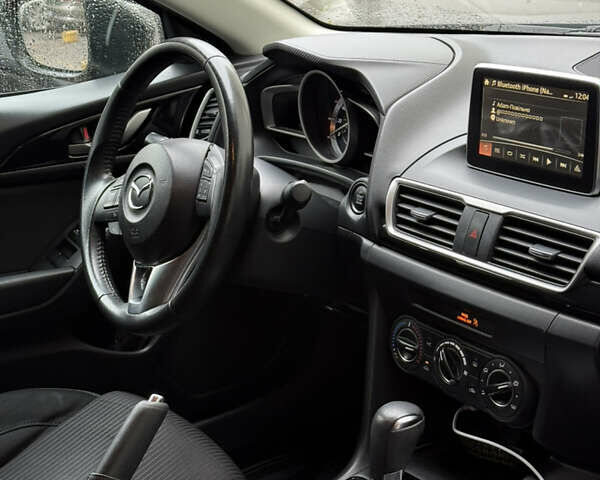 Серый Мазда 3, объемом двигателя 2 л и пробегом 144 тыс. км за 10600 $, фото 6 на Automoto.ua