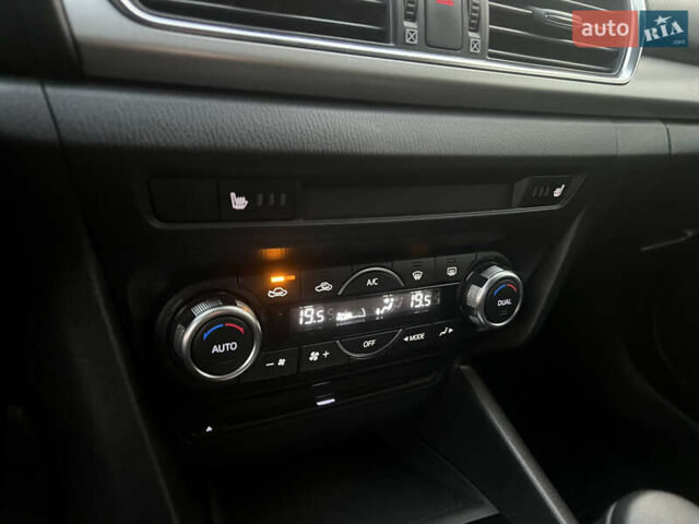 Серый Мазда 3, объемом двигателя 1.5 л и пробегом 96 тыс. км за 15900 $, фото 16 на Automoto.ua