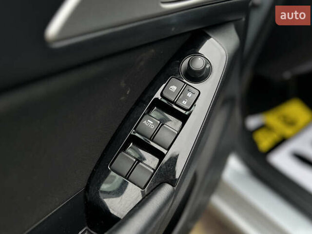Серый Мазда 3, объемом двигателя 2 л и пробегом 51 тыс. км за 11500 $, фото 15 на Automoto.ua