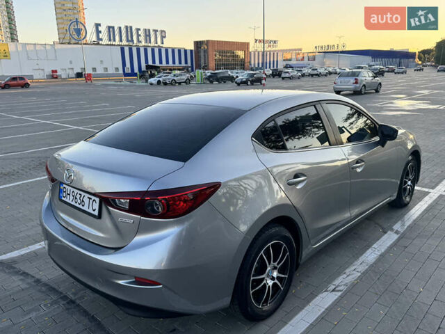 Серый Мазда 3, объемом двигателя 2 л и пробегом 200 тыс. км за 11000 $, фото 1 на Automoto.ua