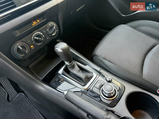 Серый Мазда 3, объемом двигателя 2 л и пробегом 176 тыс. км за 10700 $, фото 14 на Automoto.ua