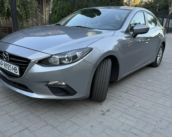 Серый Мазда 3, объемом двигателя 2 л и пробегом 186 тыс. км за 13000 $, фото 3 на Automoto.ua