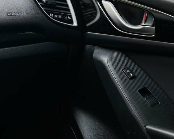 Серый Мазда 3, объемом двигателя 2 л и пробегом 201 тыс. км за 10650 $, фото 12 на Automoto.ua