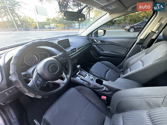Серый Мазда 3, объемом двигателя 2 л и пробегом 200 тыс. км за 11000 $, фото 4 на Automoto.ua