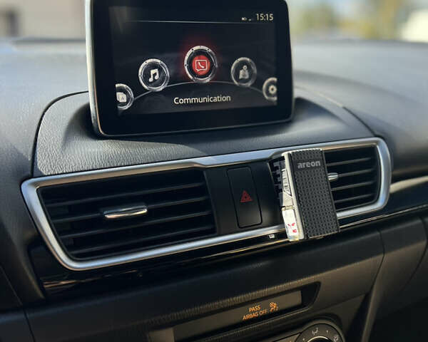 Серый Мазда 3, объемом двигателя 2 л и пробегом 160 тыс. км за 12500 $, фото 2 на Automoto.ua