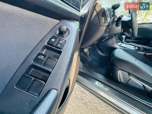 Сірий Мазда 3, об'ємом двигуна 2 л та пробігом 178 тис. км за 11300 $, фото 13 на Automoto.ua