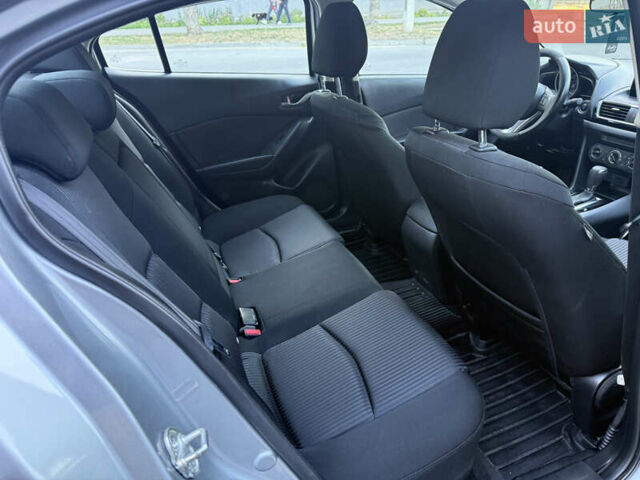 Серый Мазда 3, объемом двигателя 2 л и пробегом 186 тыс. км за 13000 $, фото 10 на Automoto.ua