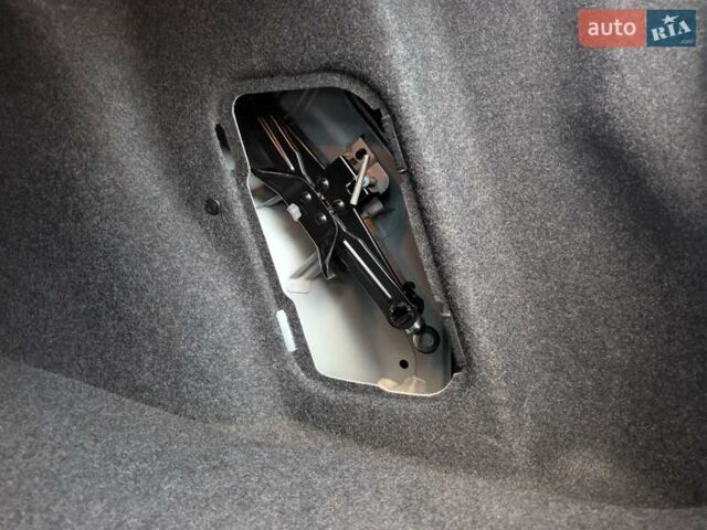 Серый Мазда 3, объемом двигателя 2 л и пробегом 112 тыс. км за 9900 $, фото 51 на Automoto.ua