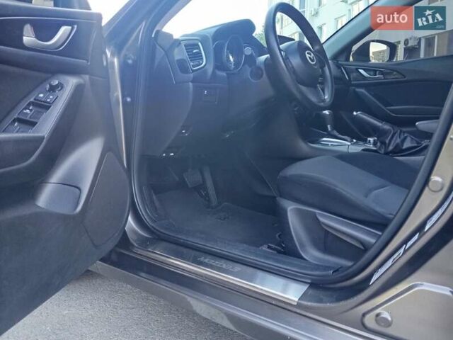 Сірий Мазда 3, об'ємом двигуна 2 л та пробігом 145 тис. км за 9900 $, фото 10 на Automoto.ua