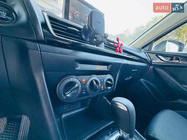 Сірий Мазда 3, об'ємом двигуна 2 л та пробігом 178 тис. км за 11300 $, фото 9 на Automoto.ua