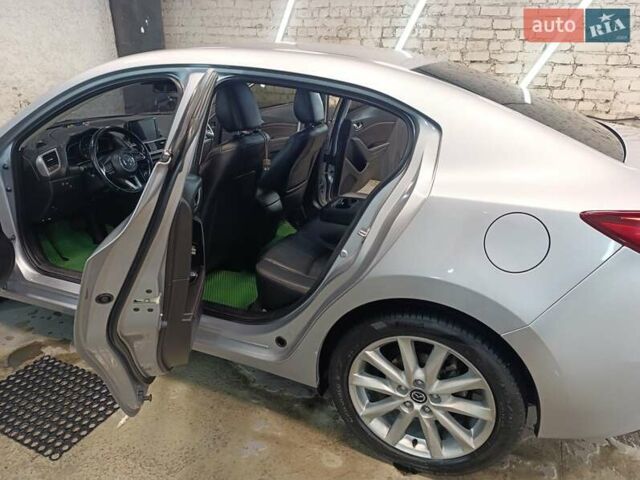 Сірий Мазда 3, об'ємом двигуна 2 л та пробігом 166 тис. км за 12500 $, фото 2 на Automoto.ua