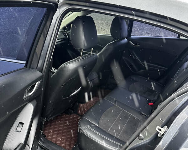 Серый Мазда 3, объемом двигателя 2 л и пробегом 151 тыс. км за 9999 $, фото 4 на Automoto.ua
