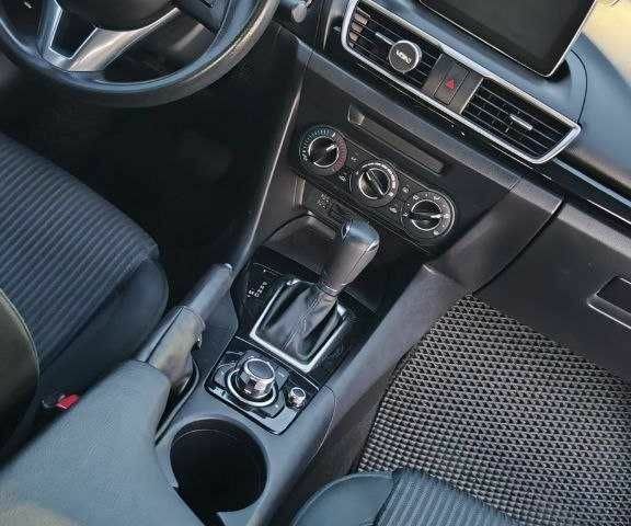 Серый Мазда 3, объемом двигателя 2 л и пробегом 178 тыс. км за 11000 $, фото 7 на Automoto.ua