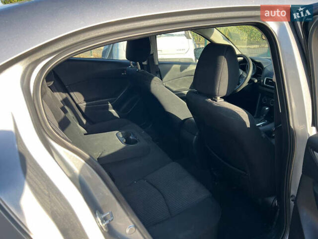 Серый Мазда 3, объемом двигателя 2 л и пробегом 201 тыс. км за 7400 $, фото 4 на Automoto.ua