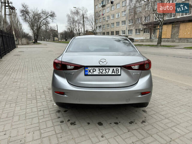 Серый Мазда 3, объемом двигателя 2 л и пробегом 184 тыс. км за 7800 $, фото 5 на Automoto.ua