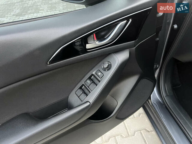 Серый Мазда 3, объемом двигателя 1.5 л и пробегом 96 тыс. км за 15900 $, фото 12 на Automoto.ua