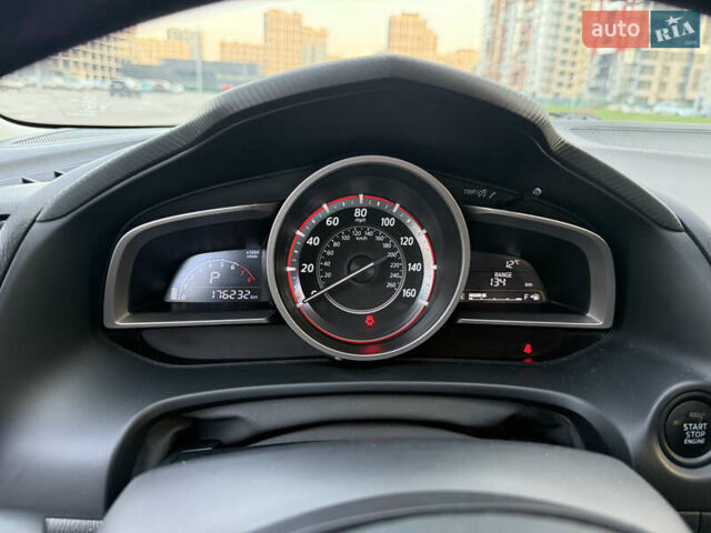 Серый Мазда 3, объемом двигателя 2 л и пробегом 176 тыс. км за 10700 $, фото 13 на Automoto.ua