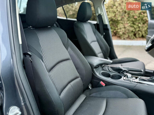 Серый Мазда 3, объемом двигателя 2 л и пробегом 148 тыс. км за 11999 $, фото 9 на Automoto.ua