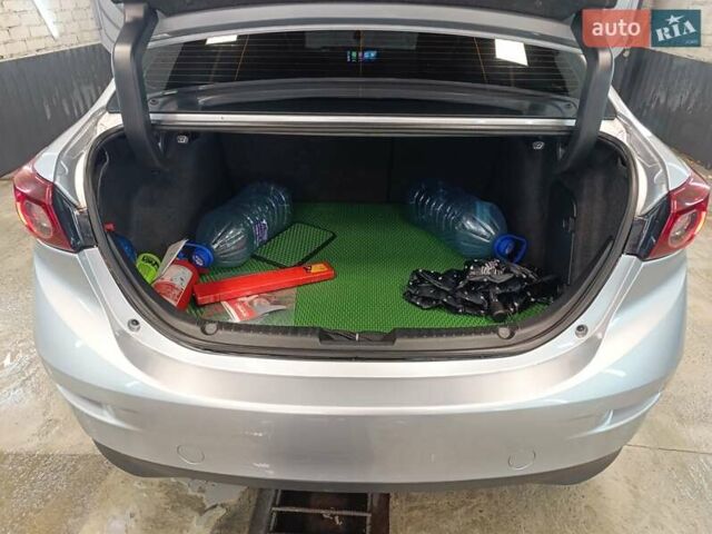 Сірий Мазда 3, об'ємом двигуна 2 л та пробігом 166 тис. км за 12500 $, фото 19 на Automoto.ua