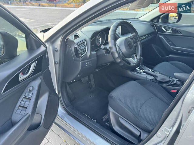 Серый Мазда 3, объемом двигателя 2 л и пробегом 200 тыс. км за 11000 $, фото 3 на Automoto.ua
