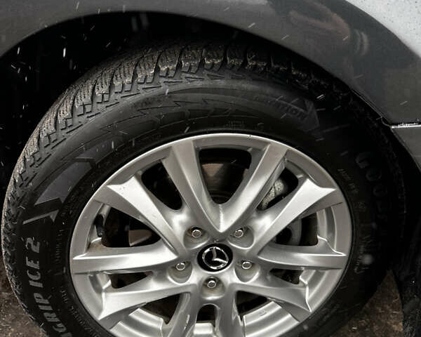 Серый Мазда 3, объемом двигателя 2 л и пробегом 151 тыс. км за 9999 $, фото 6 на Automoto.ua