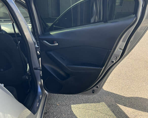 Серый Мазда 3, объемом двигателя 2 л и пробегом 160 тыс. км за 12500 $, фото 14 на Automoto.ua