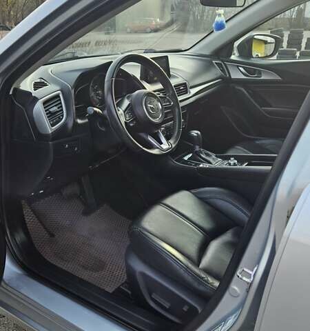 Сірий Мазда 3, об'ємом двигуна 2 л та пробігом 118 тис. км за 13300 $, фото 6 на Automoto.ua