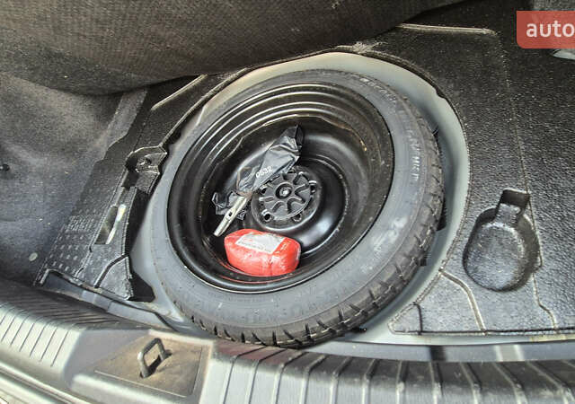 Серый Мазда 3, объемом двигателя 2 л и пробегом 171 тыс. км за 11800 $, фото 16 на Automoto.ua