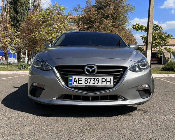 Серый Мазда 3, объемом двигателя 2 л и пробегом 160 тыс. км за 12500 $, фото 30 на Automoto.ua