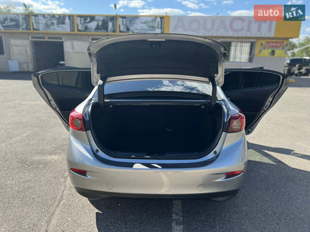 Серый Мазда 3, объемом двигателя 2 л и пробегом 160 тыс. км за 12500 $, фото 6 на Automoto.ua