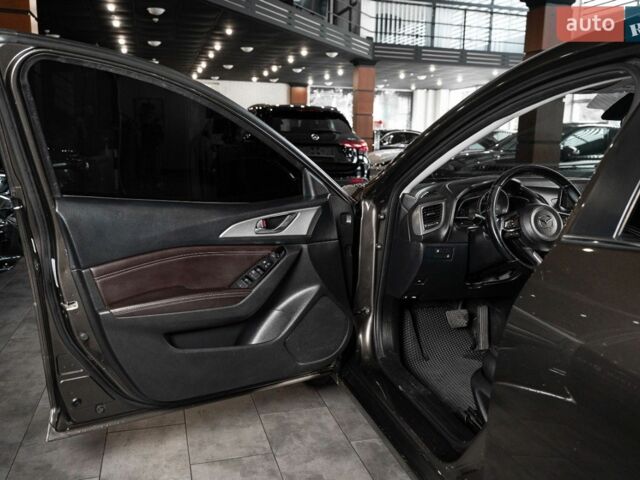 Сірий Мазда 3, об'ємом двигуна 2 л та пробігом 189 тис. км за 11000 $, фото 13 на Automoto.ua