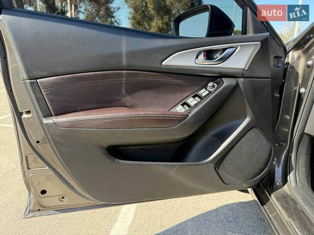 Серый Мазда 3, объемом двигателя 2 л и пробегом 117 тыс. км за 12700 $, фото 9 на Automoto.ua