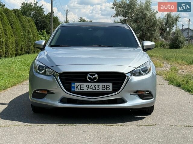 Серый Мазда 3, объемом двигателя 2 л и пробегом 145 тыс. км за 12000 $, фото 2 на Automoto.ua