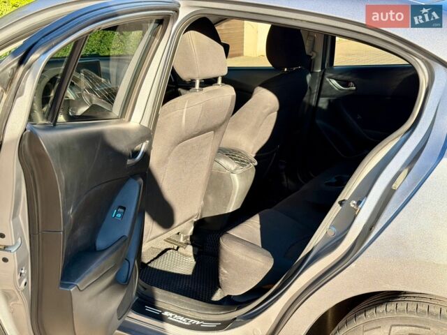 Сірий Мазда 3, об'ємом двигуна 2 л та пробігом 218 тис. км за 8700 $, фото 9 на Automoto.ua