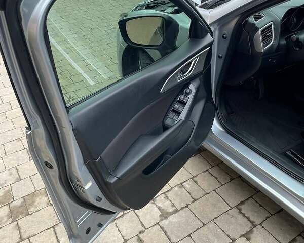 Сірий Мазда 3, об'ємом двигуна 2 л та пробігом 54 тис. км за 11500 $, фото 10 на Automoto.ua