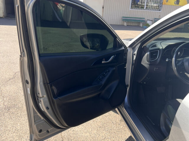 Сірий Мазда 3, об'ємом двигуна 2 л та пробігом 160 тис. км за 12500 $, фото 44 на Automoto.ua