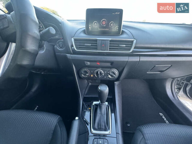 Серый Мазда 3, объемом двигателя 2 л и пробегом 200 тыс. км за 11000 $, фото 10 на Automoto.ua