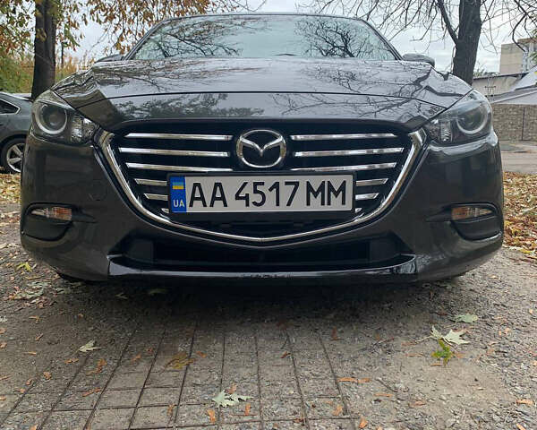 Серый Мазда 3, объемом двигателя 2 л и пробегом 167 тыс. км за 10900 $, фото 3 на Automoto.ua