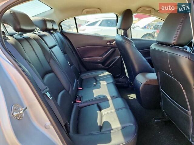Мазда 3 2017 у Києві на Automoto.ua Сірий Мазда 3, об'ємом двигуна 2 л та пробігом 148 тис. км за 1700 $, фото 9 на Automoto.ua