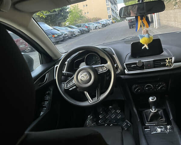 Серый Мазда 3, объемом двигателя 2 л и пробегом 90 тыс. км за 9444 $, фото 5 на Automoto.ua